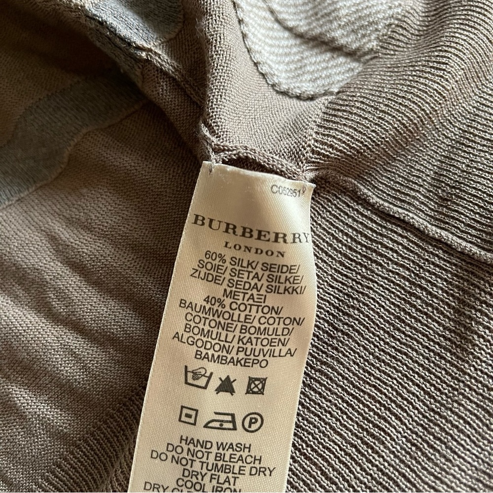 Burberry sweater - Picture 4 of 10